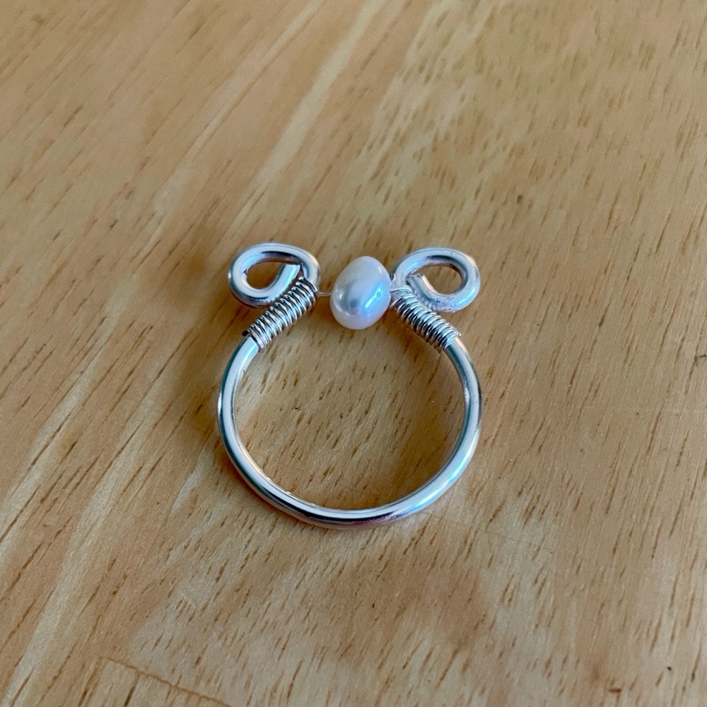 NWOT Artisan Silver Plated Pearl Wire Wrapped Ring Size 7.5